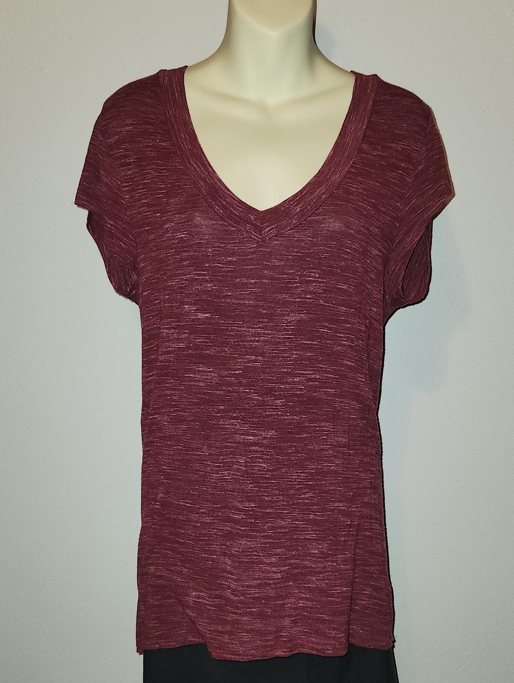 Merona Maroon Heathered V-Neck Short Sleeve Tee